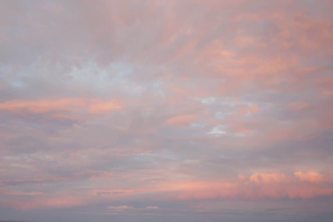 木本泉さんのインスタグラム写真 - (木本泉Instagram)「-﻿ sunsise☀️﻿ ﻿ 一瞬、空がピンクに✨﻿ ﻿ #Hawaii#sunrise#ピンク#pink#izumi_trip」11月12日 2時26分 - izumikimoto