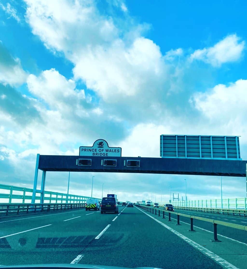 ロバート・アーンショウさんのインスタグラム写真 - (ロバート・アーンショウInstagram)「The fresh air of Wales. Great to be back」11月12日 2時33分 - robertearnshaw