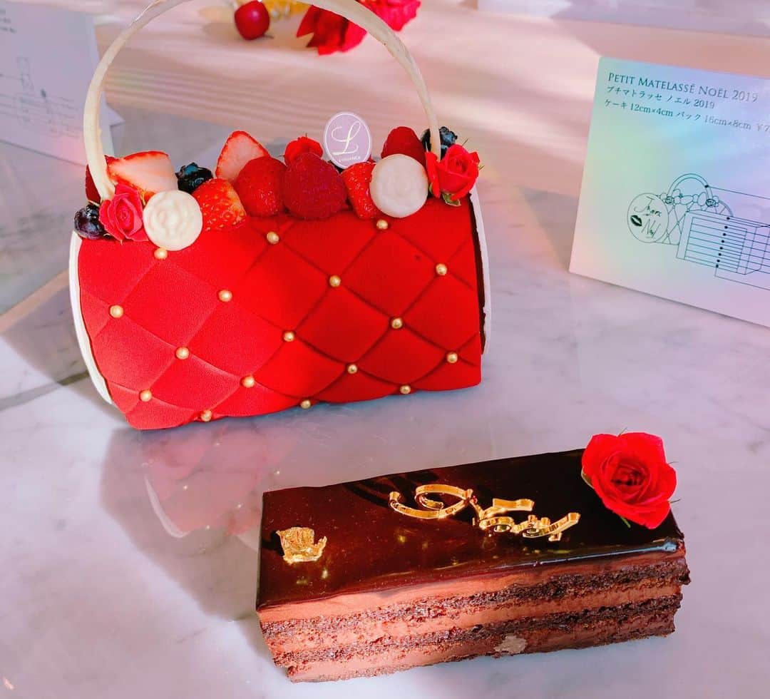 森下悠里さんのインスタグラム写真 - (森下悠里Instagram)「@louange.tokyo 可愛い可愛いケーキに囲まれて💓💓 - #Christmas #correction #cakes #sweets」11月11日 17時39分 - yuurimorishita