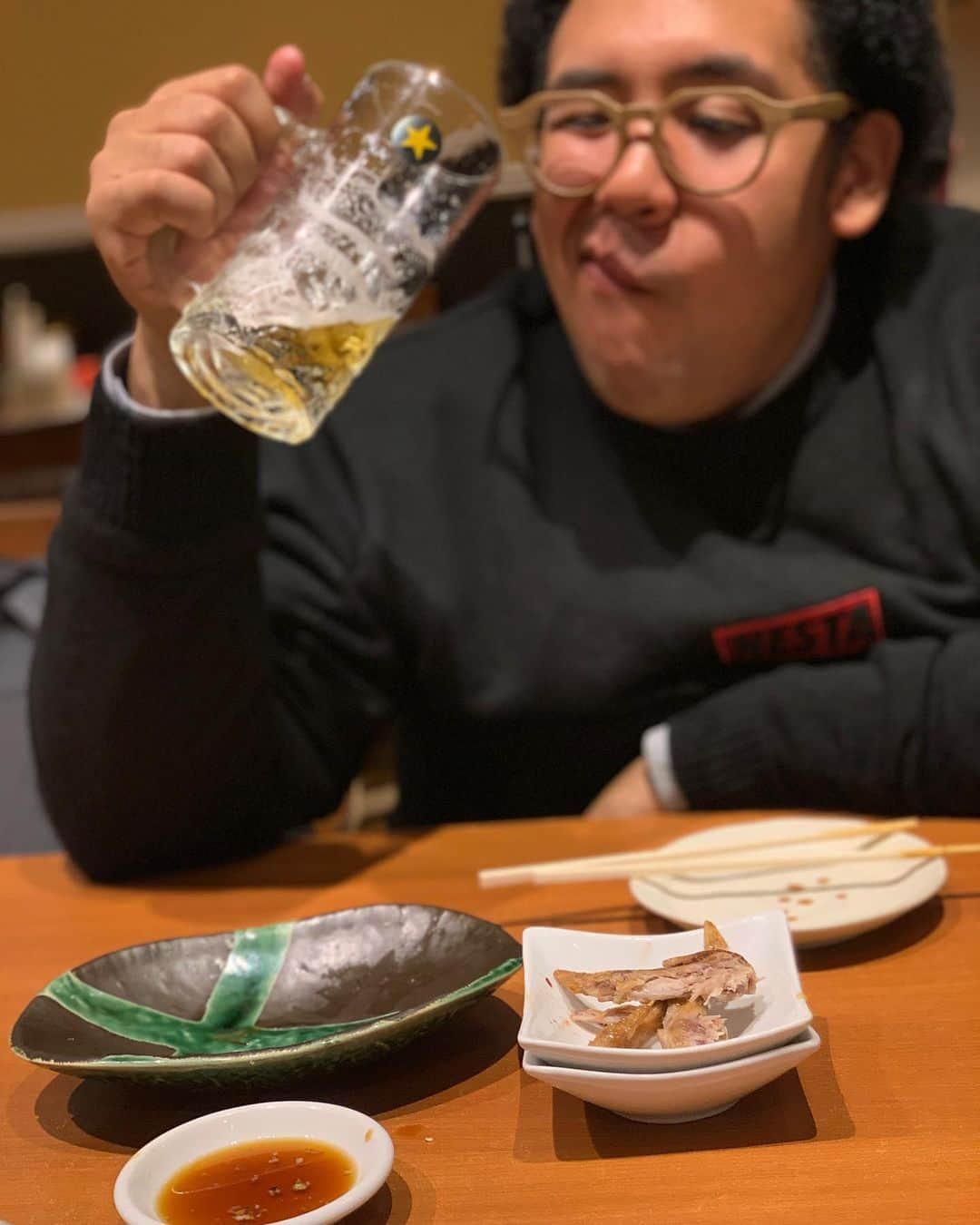 マービンJr.さんのインスタグラム写真 - (マービンJr.Instagram)「#一口いる？ #いらないの？ #いらないなら食べちゃうよ #本当にいらない？ #食べちゃったよ #手羽餃子 #in名古屋」11月11日 17時43分 - marvinjr39