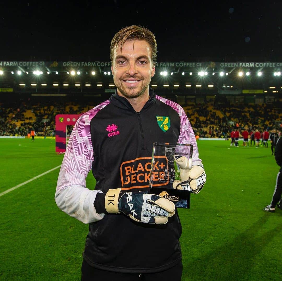 ティム・クルルのインスタグラム：「Thank you for voting me as your player of the month.. Now recharging the batteries to get some wins on board in the next few weeks.. #believe #nevergiveup #otbc」