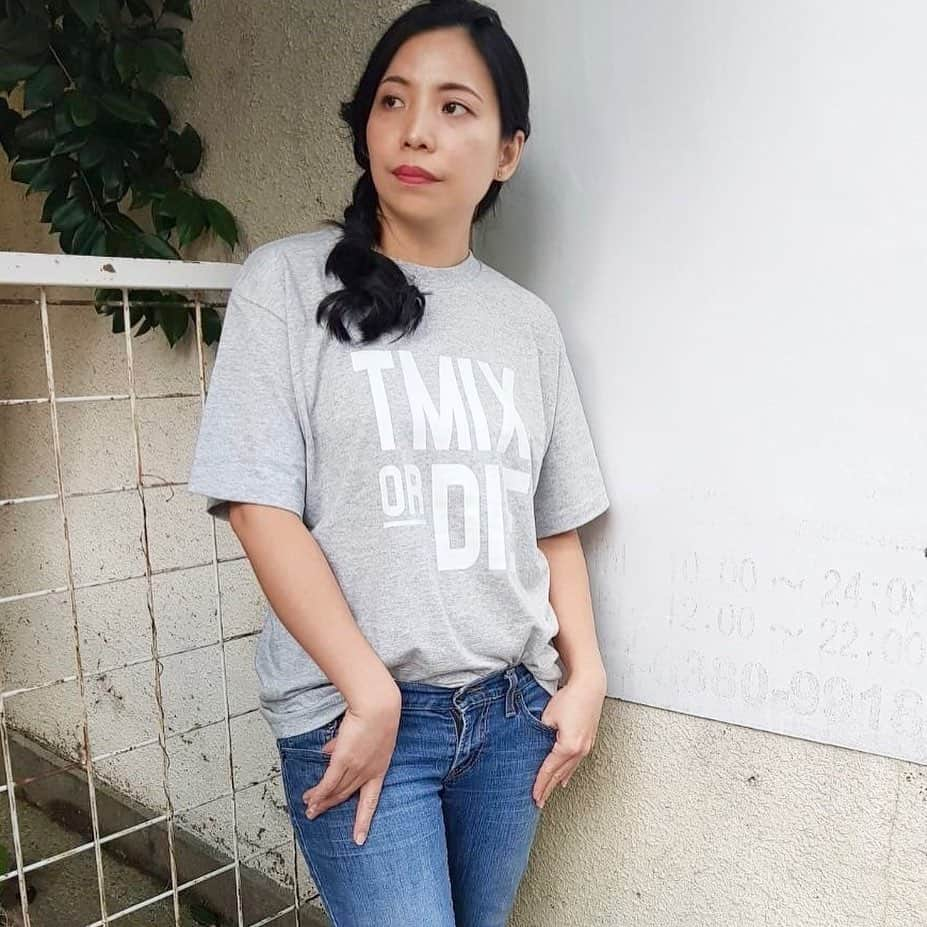 TMIXのインスタグラム：「今回はシンプルなコーデで　Tシャツを使って頂きました！ ▼モデルさん着用のデザインはこちら https://tmix.jp/designs/4083544  #TMIX #ティーミックス #オリジナルtシャツ #オリジナルデザイン #オリジナル #オリジナルパーカー #プリントt #プリントtシャツ #tシャツ #デザインtシャツ #tシャツコーデ #ファッション #ファッションコーデ #ファッションスナップ #産学連携 #企業コラボ #企業コラボtシャツ #アートtシャツ #今日のコーデ #今日の服  #今日のファッション #コーディネート探検隊 #みんなで作るコーデ集 #定番tシャツ #tshirts #tee #originaltshirt #originaltshirts  #tshirtsdesign #オリt」