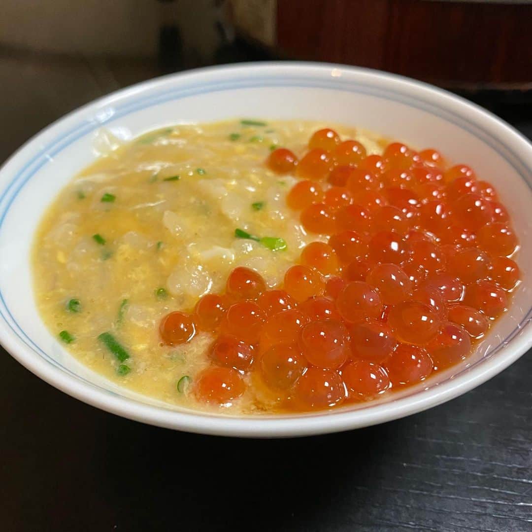 森田えりかさんのインスタグラム写真 - (森田えりかInstagram)「🔥🔥🔥🔥🔥 お鍋の季節がやってきました。 だんだんインスタに時差が出て来ました😅 最近なかなかね、マメになれないです。バターに大根に蟹の組み合わせ！ すごく美味しい！私はお鍋の後の締が本当に好き！ 締めナシにされたら結構落ち込みます。今回はいくら入りの締めで 締め括りました。  @yasuyo_watanabe お誘いありがとう！！！」11月11日 18時08分 - erikaricottamelon
