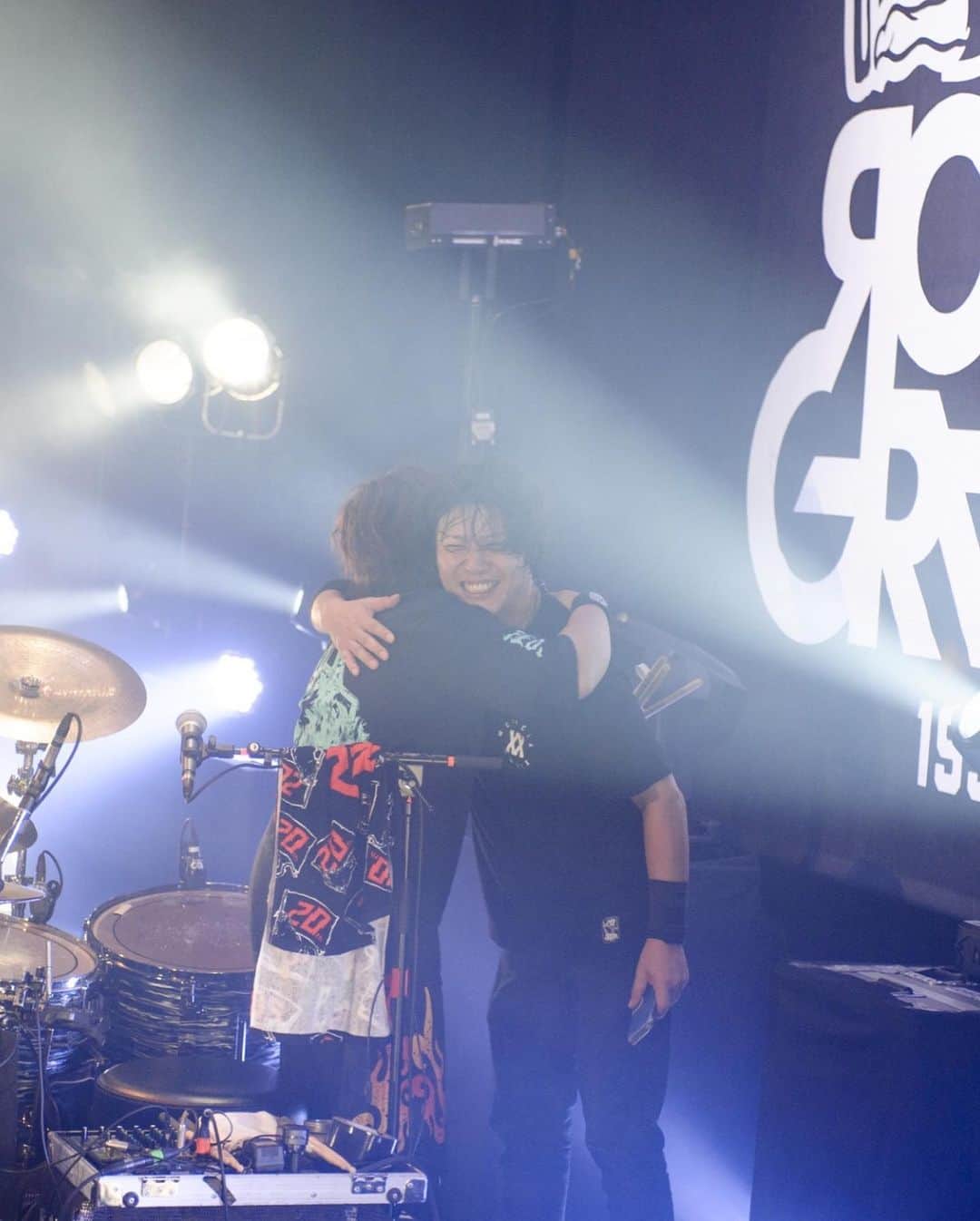 HIROSHIさんのインスタグラム写真 - (HIROSHIInstagram)「20th Anniversary Beginning of the Story 〜We are ROTTENGRAFFTY〜  Zepp Sapporo 打首獄門同好会 次はいよいよファイナル Zepp DiverCityで待ってるよ! photo by @ninjajon  #打首獄門同好会 #rottengraffty #ロットン」11月11日 18時11分 - hirorinq