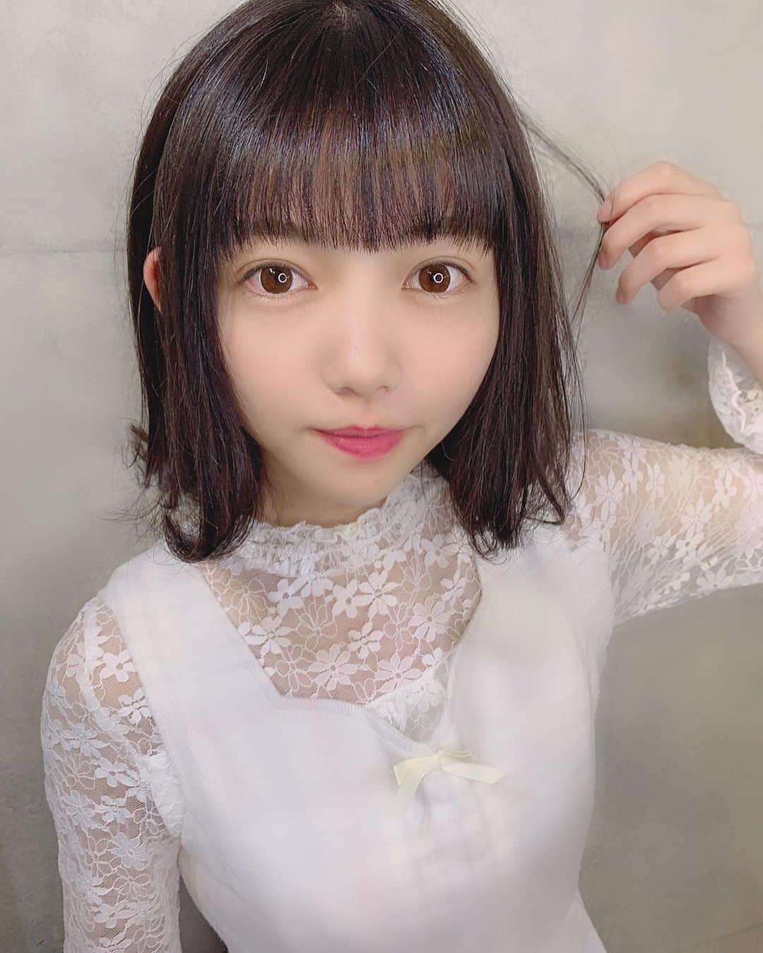 佐倉ちひろさんのインスタグラム写真 - (佐倉ちひろInstagram)「Bob？👨🏾‍🦱好評でうれしみ〜 . . 今回も安定のシブイさん(@pizzicato___shibui )にお願いしました🤲✨ . #pizzicatocita #原宿 #原宿美容院 #美容院 #ヘアカット #ヘアアレンジ #ゆる巻き #ヘアスタイル #ボブ #ボブヘアー #ミディアム #ミディアムヘア #ショート #ショートヘア #黒髪 #黒髪ボブ #サラサラ #ツヤツヤ #トリートメント #japan #japanesegirl #instagood #followme」11月11日 18時15分 - chihiro__sakura
