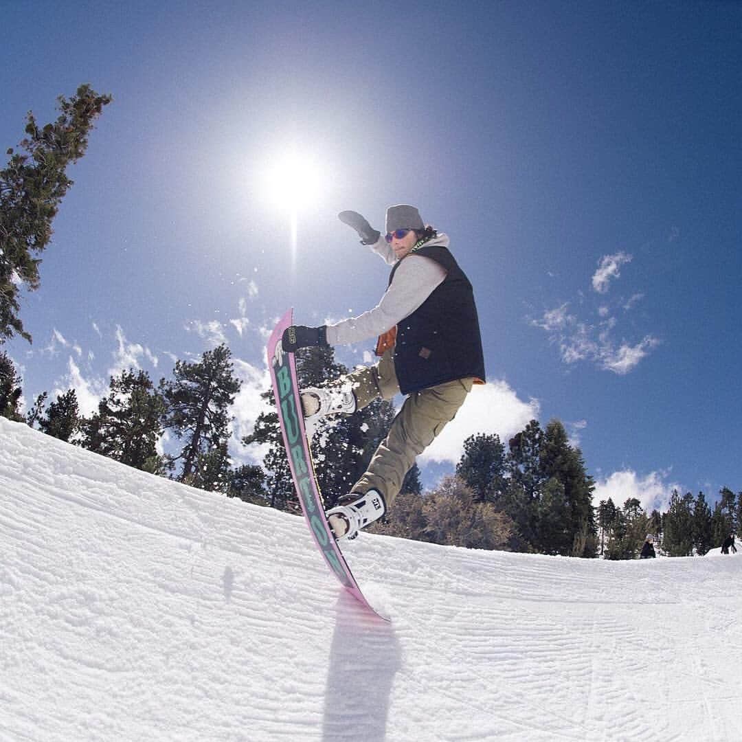 Burton Japanさんのインスタグラム写真 - (Burton JapanInstagram)「ボードのフレックスを楽しむルーク・ウィンケルマン。Photo: @deanblottogray #Winter2020Burton #KilroyCrew #washere」11月11日 18時19分 - burtonjapan