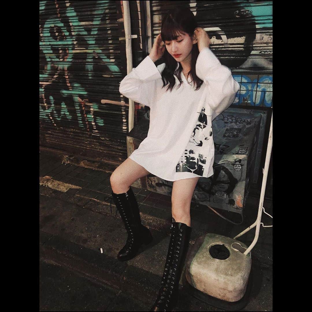 のインスタグラム：「ブーツあたらし . . . #photography #グラビア #gravure #model #fashion #sexy #写真 #photo #japanesegirl #idol #japanesemodel #📷 #street #streetfashion #ootd #nike」