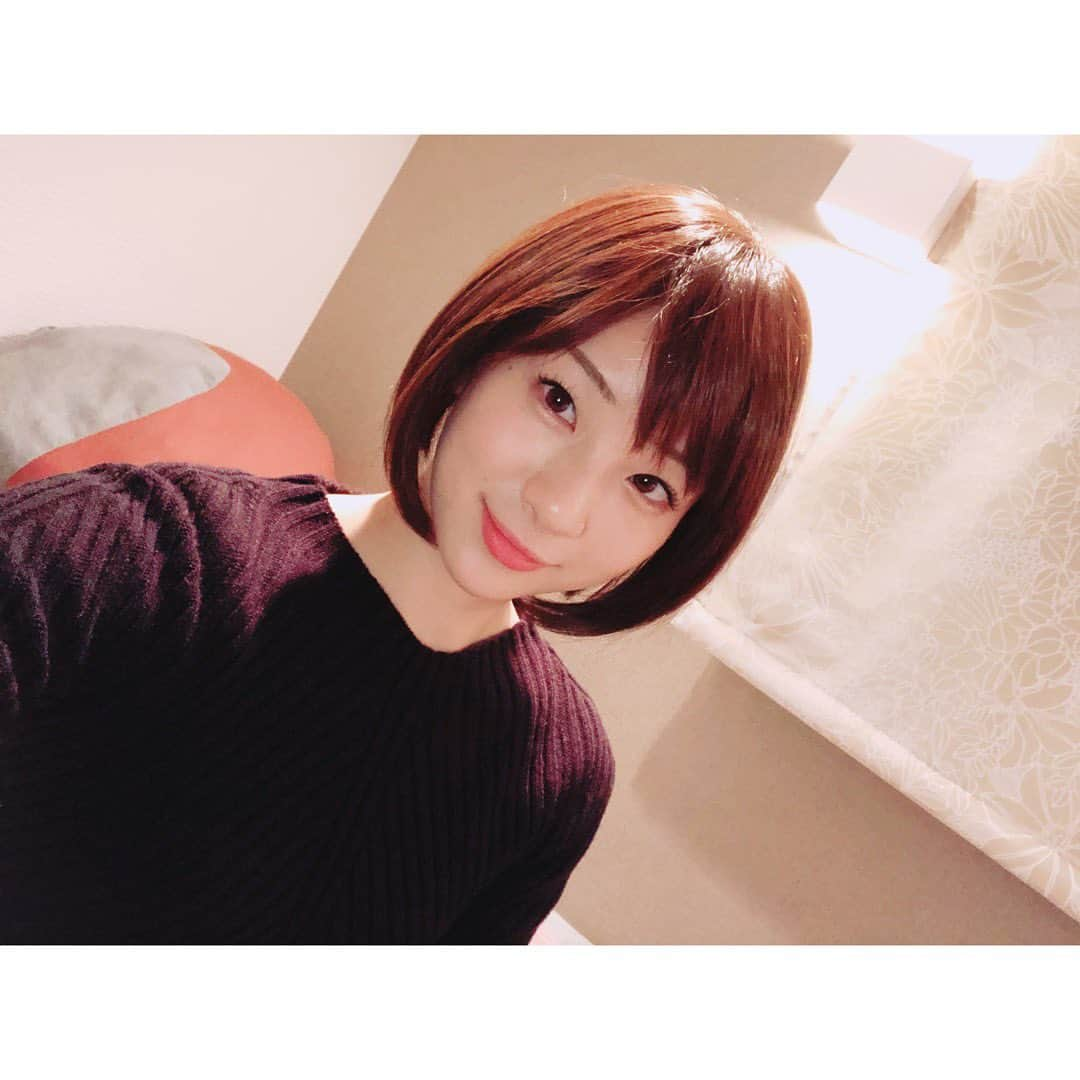 足立梨花さんのインスタグラム写真 - (足立梨花Instagram)「本日2:15〜フジテレビで！﻿ 「 #僕はまだ君を愛さないことができる 」﻿ ﻿ いつも2:25〜からだから間違えちゃいそうだけど、2:15〜っぽい🤔🎉﻿ ﻿ 12話ももがいております。﻿ お楽しみっ❤️﻿ ﻿  #僕まだ #これは #ウィッグ #どのシーンか #お楽しみに」11月11日 18時46分 - adacchee