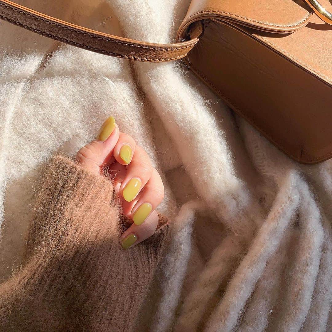 のインスタグラム：「🍐🍐🍐 ㅤ 左手はピスタチオカラー✌︎ かわいい～🥺♡ ㅤ ㅤ #newnail #nail #ネイル #ジェルネイル #ワンカラーネイル」