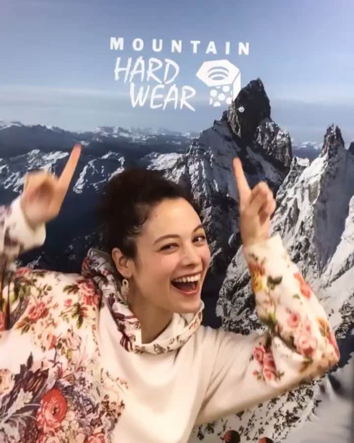 のインスタグラム：「今日はマウンテンハードウェアのプレスルームへ！ ・ そろそろ雪山への気持ちが盛り上がってきてる方、多いんじゃないかしら……？ もうすぐ素敵なお知らせが⛄️♩♩ ・ ・ #🏔 #雪山 #登山 #トレッキング #マウンテンハードウェア #mountainhardwear @mountainhardwear.jp」