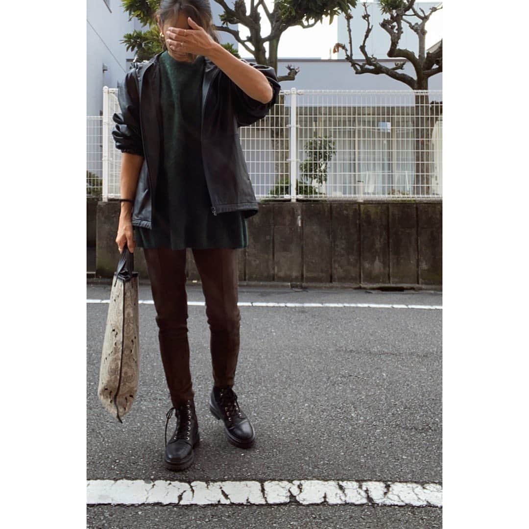 のインスタグラム：「今日も楽すぎて　@zara のレギンスで。ついつい履いちゃう😂 . #shizunascoordinate」