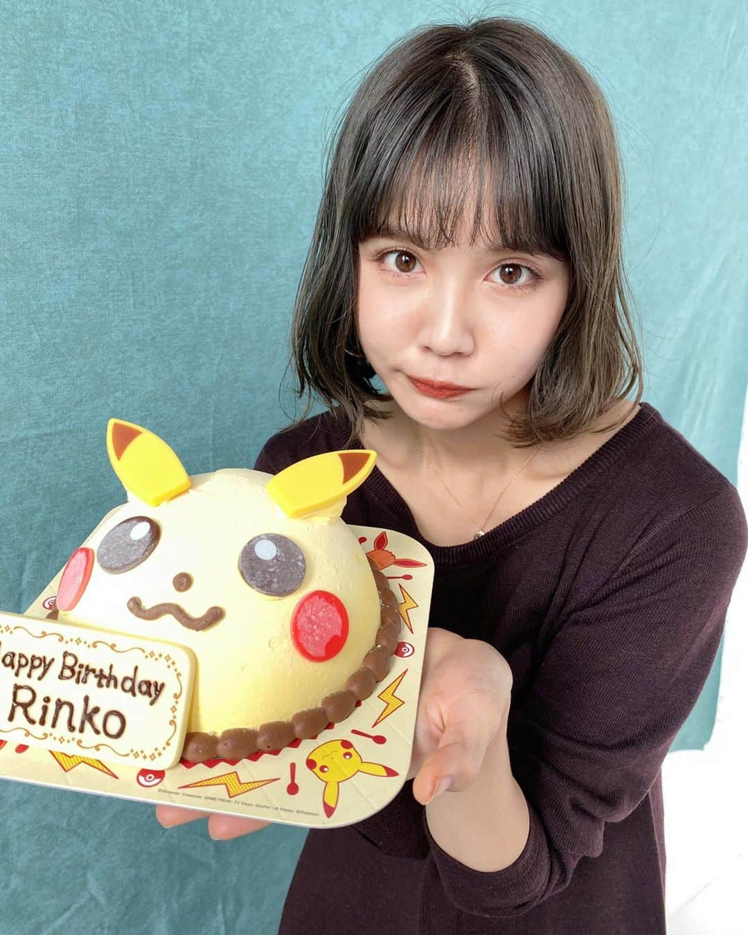 村田倫子さんのインスタグラム写真 - (村田倫子Instagram)「ああああぁー！ ピカチュウのケーキ！⚡︎⚡︎⚡︎ 愛しいーーーーー！(T . T)  @mer0217 のみなさん、毎年ありがとうございます。 とってもとってもらぶです…。 ♡♡♡ あ、そういえば髪色が暗くなりました。」11月11日 19時24分 - rinco1023