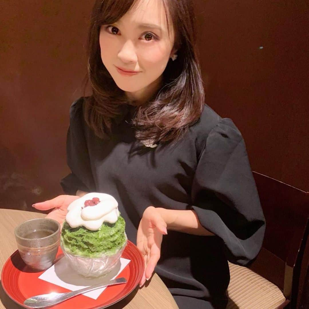 BIRTHDAY BASHさんのインスタグラム写真 - (BIRTHDAY BASHInstagram)「#Repost @megumi.h.1981 ・・・ * * マツコ会議にも出ていた 吾妻茶寮へ♪ . 季節外れだけど… 抹茶好きさんとかき氷♡ 今更だけどエスプーマデビュー笑 .  さすがに立冬も過ぎて お昼時も重なり並んではいなかったけれど かき氷をオーダーする方がたくさんいました！ . ❁.｡.:*:.｡.✽.｡.:*:.｡.❁.｡.:*:.｡.✽.｡.:*:.｡.❁.｡. #吾妻茶寮 #抹茶かき氷 #エスプーマかき氷  #京都 #宇治抹茶 #名古屋かき氷 #名古屋カフェ #大須カフェ #大須グルメ  #大須商店街  #抹茶好き #食べることが好き #食べスタグラム  #マツコ会議 #そっくり親子 #家族でお出かけ  #あまなび #ナゴレコ  #aumoグルメ  #プレミアム伊勢茶アンバサダー  #retrip_cafe#retrip_nagoya#nagoyacafe#instafood#matchannel#matcha#maccha#trip ❁.｡.:*:.｡.✽.｡.:*:.｡.❁.｡.:*:.｡.✽.｡.:*:.｡.❁.｡. . #meg_いつかのグルメ備忘録 @azuma_saryo」11月11日 19時33分 - birthdaybashshop