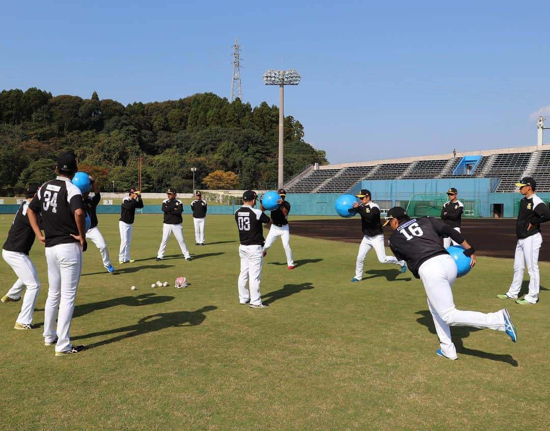 福岡ソフトバンクホークスさんのインスタグラム写真 - (福岡ソフトバンクホークスInstagram)「#宮崎秋季キャンプ2019 #第3クール2日目 #softbankhawks #ホークス #奪sh」11月11日 19時38分 - softbankhawks_official