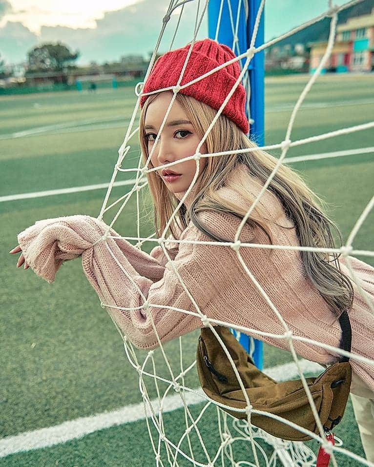 のインスタグラム：「🥅🥅🥅 in jeju . . Photo @circusbear_z  #제주 #사진 #화보 #모델 #lookbook #photography #model #jeju #d5」
