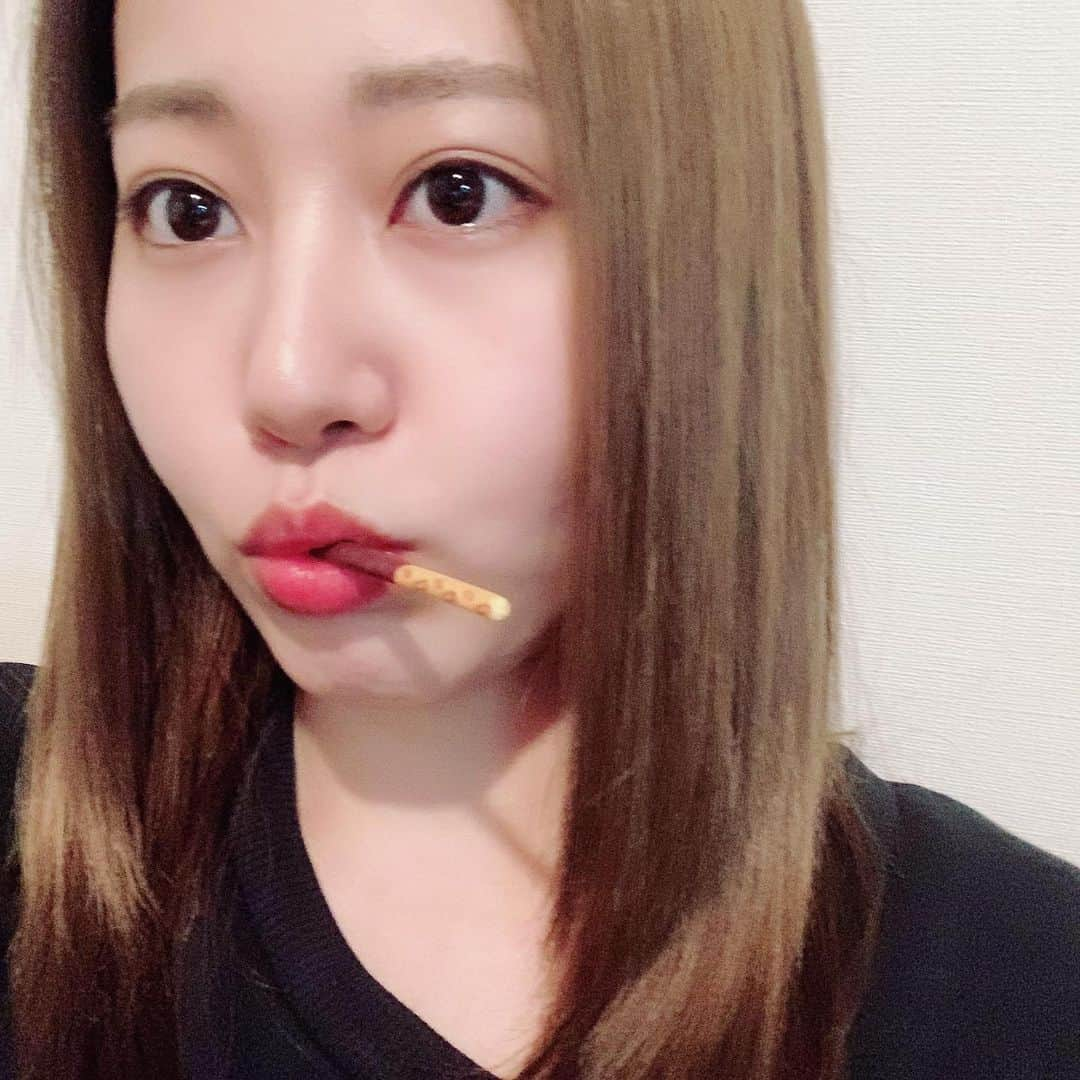 門脇佳奈子さんのインスタグラム写真 - (門脇佳奈子Instagram)「⭐️ #ポッキーの日 * * ポッキーとは全く関係のないYouTubeあげたのでみてねー☺️⭐️ https://youtu.be/rwpbPU9GIiw」11月11日 20時02分 - kanakoofficial