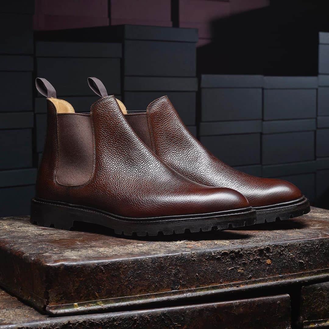 のインスタグラム：「Top 5 Men’s Grain Styles - With the winter months drawing in, there is nothing more perfectly suited than a pair of Grain leather shoes or boots to style yourself through the season. . Swipe up in our story to read the article. . #crockettandjones #madetobeworn #top5 #grainleather #chelsea11」