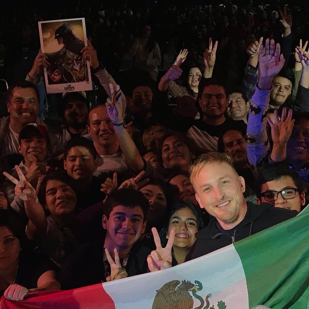 ロビン・ロード・テイラーさんのインスタグラム写真 - (ロビン・ロード・テイラーInstagram)「¡Gracias por todo, Monterrey! ❤️🇲🇽」11月11日 20時32分 - robinlordtaylor