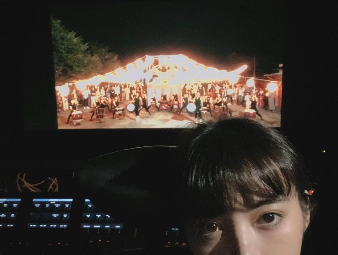 池田エライザさんのインスタグラム写真 - (池田エライザInstagram)「Have you ever seen a bare-belly director?  Almost done!  世の中にお腹出してる監督は私だけ？ もうすぐ完成だよん」11月11日 20時39分 - elaiza_ikd