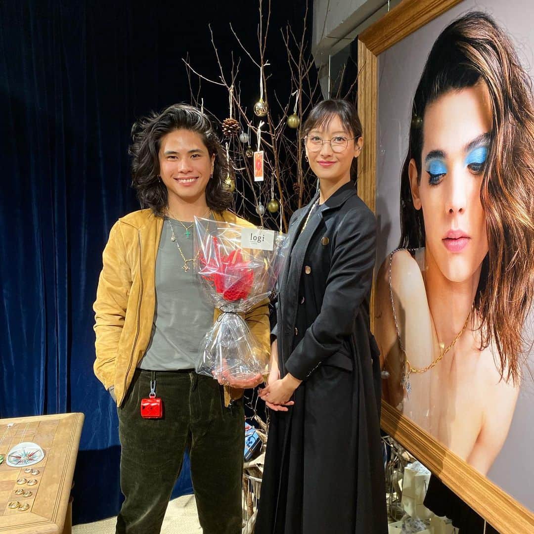 稲木ジョージのインスタグラム：「Thank you @nanao_official for the flowers ❤️💐」