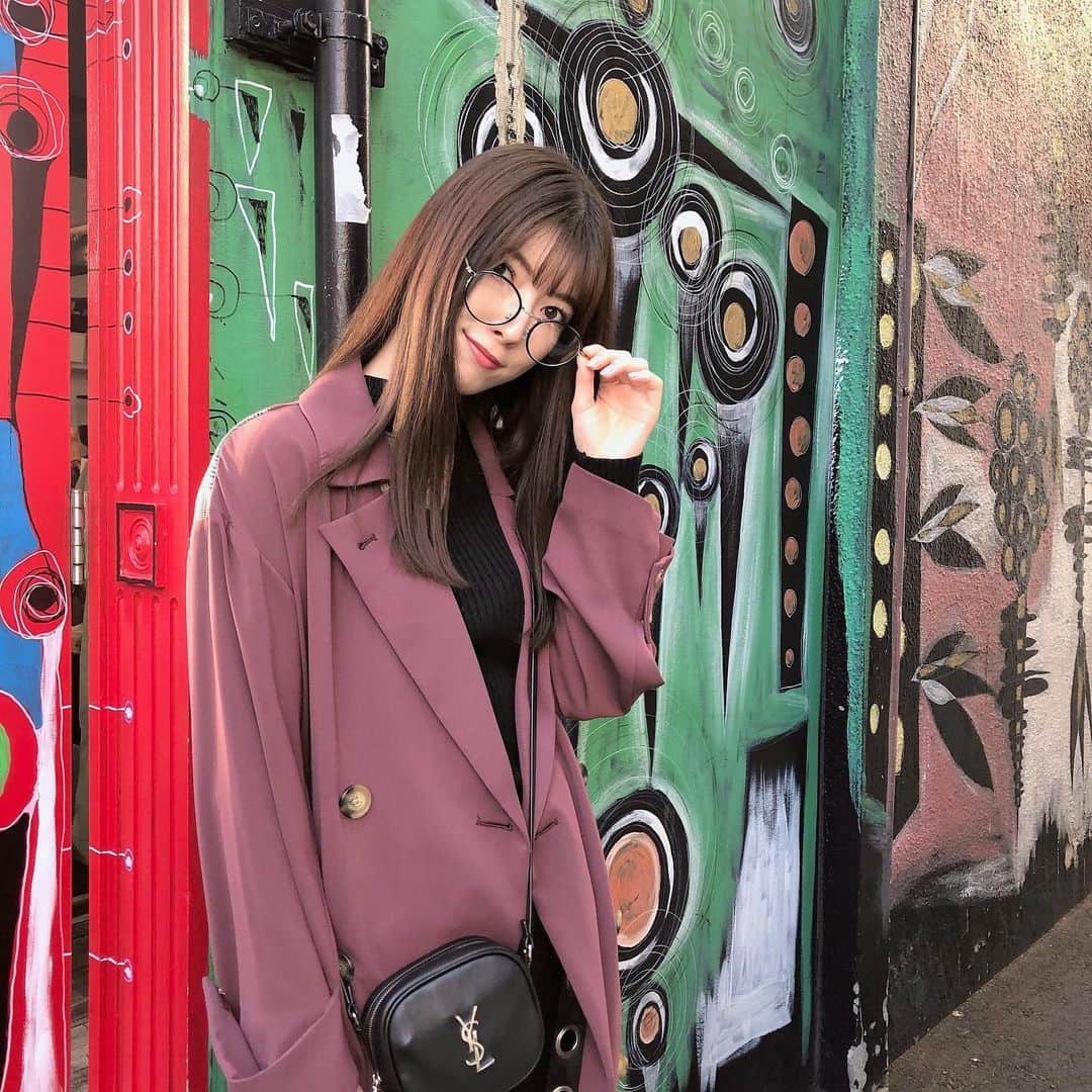 日下部美愛のインスタグラム：「たま〜にかけるメガネ🥱🥱 . . . . #photo #japan #model #me #hair #fashion #makeup #selfie #followme #instagood #camera #instadaily #dailylook #selfie #한국 #맞팔 #사진 #데일리 #데일리룩 #인스타사진 #인스타그램 #일본인 #패션 #패션스타그램」