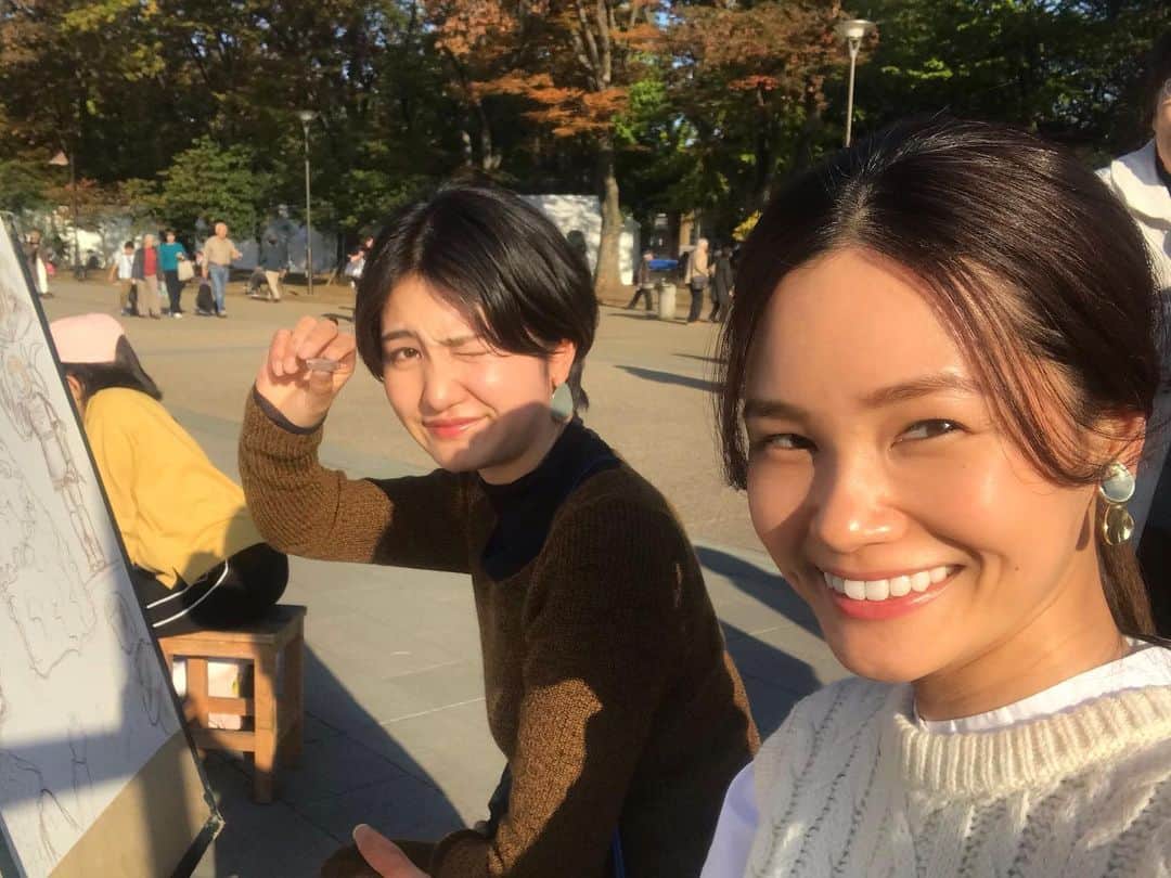 のインスタグラム：「【UENOYES2019🎨🎨】 参加型のアートプロジェクトで、私も写生大会に参加🙋‍♀️(本人的にはとても楽しかったのですが、サインがすこぶるダサいですね…！) 前日にやっていたファッションショーが見れずに残念でしたが、他にも色んな展示があって楽しいイベントでした🙂！」