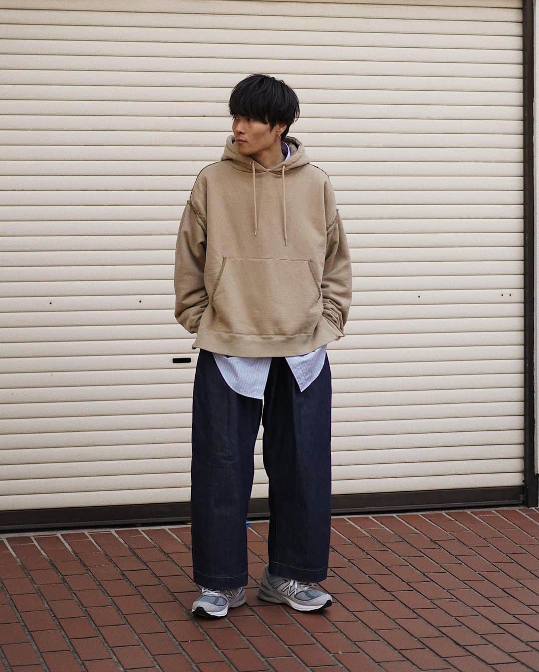 Ryoさんのインスタグラム写真 - (RyoInstagram)「ㅤㅤㅤㅤㅤㅤㅤㅤㅤㅤㅤㅤㅤ 冬のショートブルゾンは、stein！ これぐらい重ねるスタイルが好きです✊ ㅤㅤㅤㅤㅤㅤㅤㅤㅤㅤㅤㅤㅤ blouson:#ssstein hoodie:#yoketokyo shirt:#le pants:#studionicholson shoes:#newbalance #990v5」11月11日 21時27分 - ryo__takashima