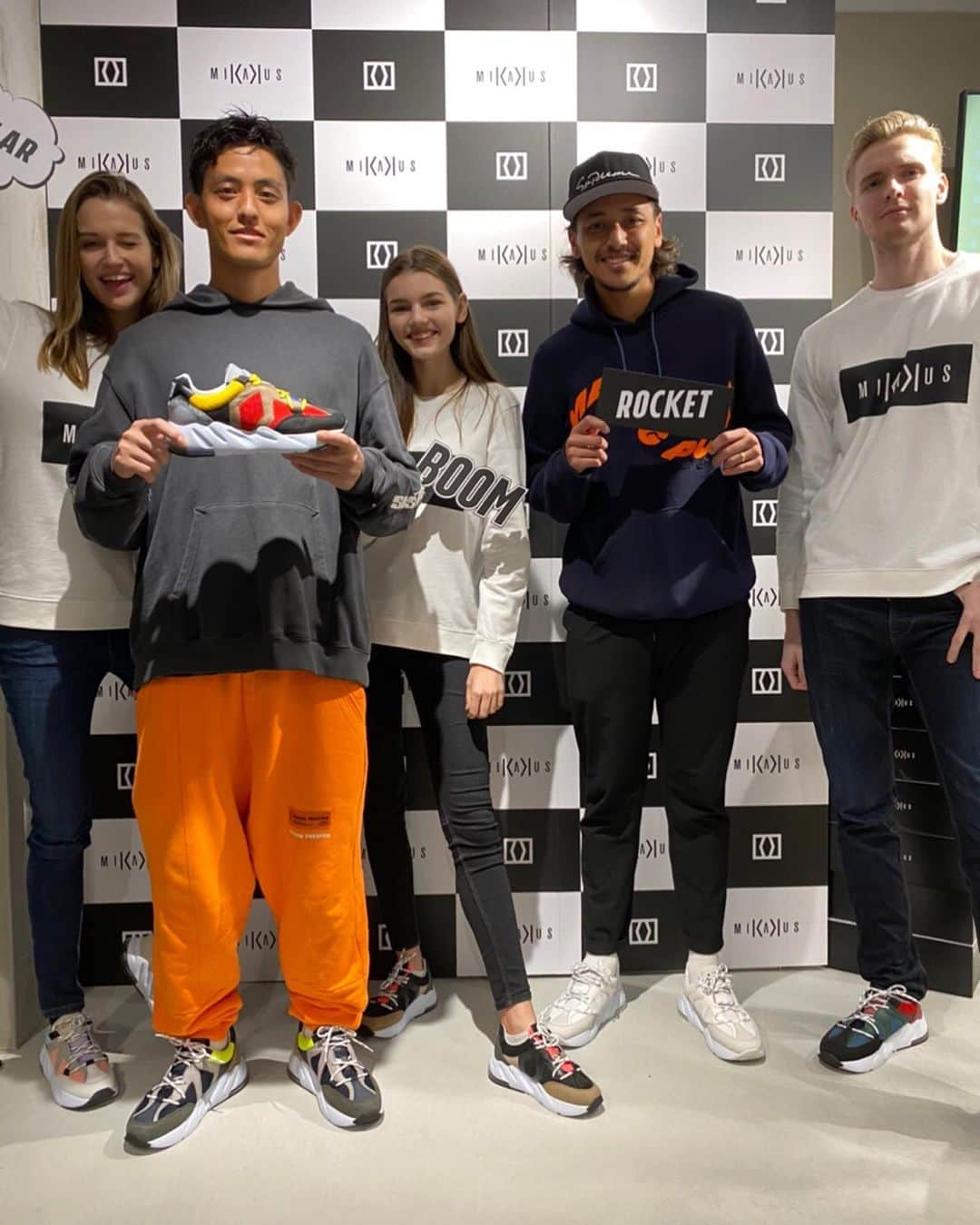 大崎玲央さんのインスタグラム写真 - (大崎玲央Instagram)「MIKAKUS Japan Opening in Kobe🔥👟 Congrat's to @andresiniesta8 and everyone apart of MIKAKUS!! @joel_borras81  @mikakus  #MIKAKUS  #ATTITUDE #sneakers #designedinbarcelona  #madeinportugal #mikakusjapanopening」11月11日 21時28分 - leo.osaki