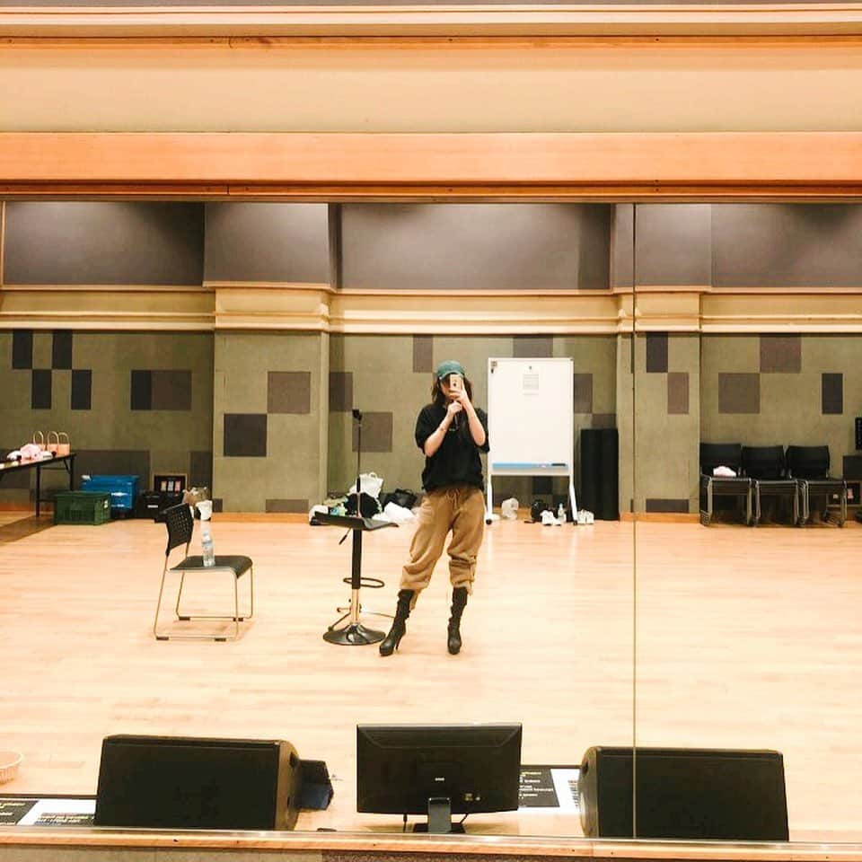 ク・ハラさんのインスタグラム写真 - (ク・ハラInstagram)「いよいよ! HARA Zepp tour Hello  D-3 🙏💫👑」11月11日 21時40分 - koohara__