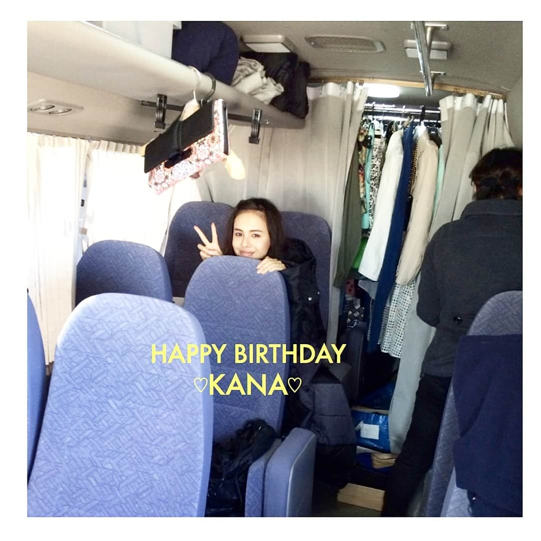 Ginaさんのインスタグラム写真 - (GinaInstagram)「一日遅れの、ハッピーバースディ🎂ㅤㅤㅤㅤㅤㅤㅤㅤㅤㅤㅤㅤㅤ カメラロールから出てきた、27歳の頃のカナちゃんが可愛いすぎました😍💕ㅤㅤㅤㅤㅤㅤㅤㅤㅤㅤㅤㅤㅤ あれから5年。日々新しいことにチャレンジしていくカナちゃんは、30代どう進化していくのか楽しみ！ Ginaはずっと追い続けていきますよ～🙂 #Gina #Ginamagazine #Gina編集部日記 #kanaoya」11月11日 22時09分 - gina_mag