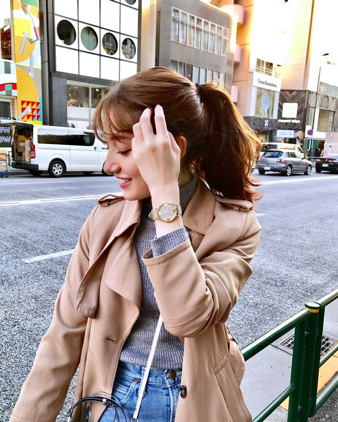 ティファニー春香さんのインスタグラム写真 - (ティファニー春香Instagram)「. 最近はゴールドとシルバーのアクセサリーを MIXして身に付けるのが好き☺︎❤︎ @nuwl_nuwl #NUWL #腕時計 #ootd #outfit」11月11日 22時05分 - tiffanyharuka