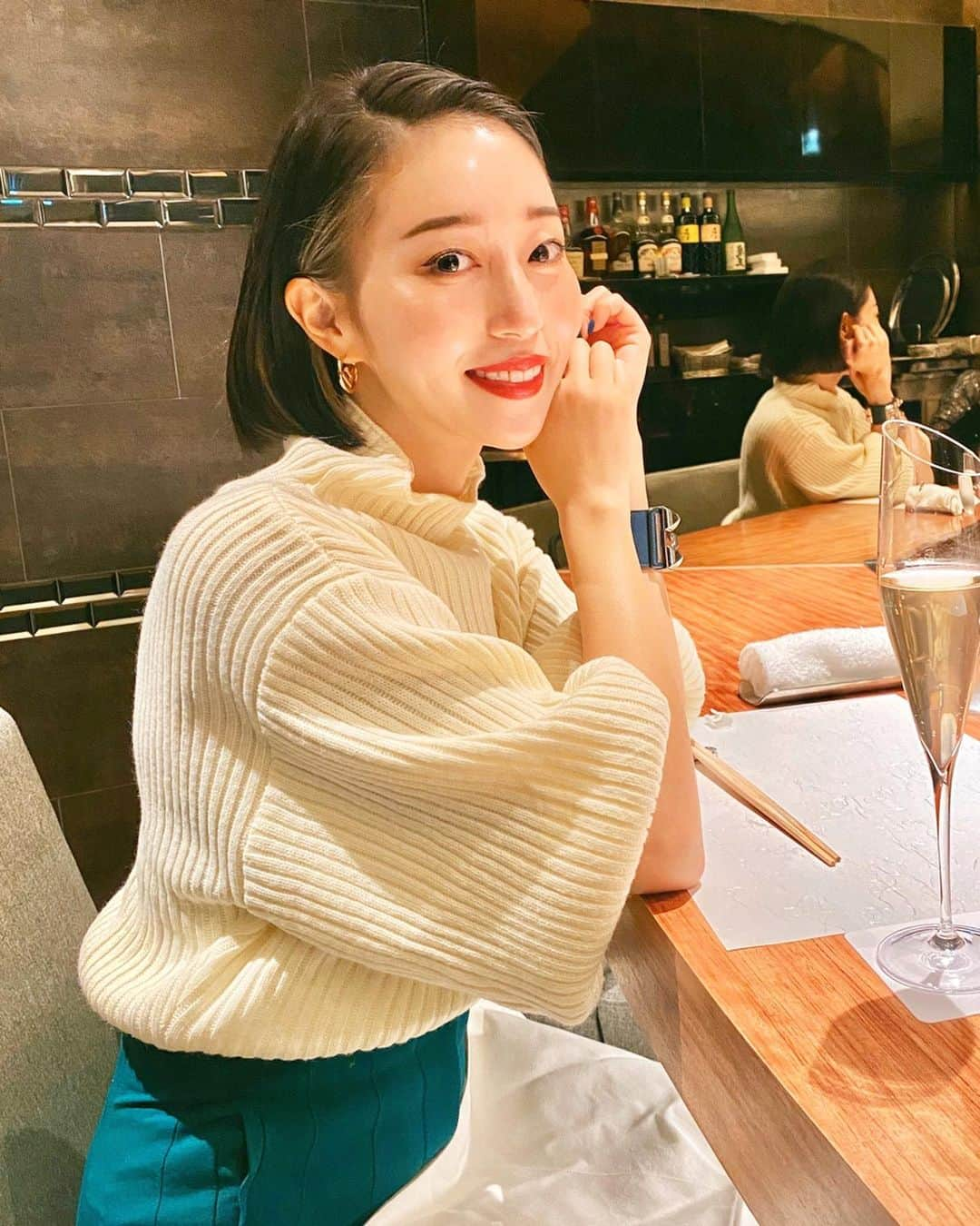 梅谷安里さんのインスタグラム写真 - (梅谷安里Instagram)「この間ママと二人デート❤️ 北新地にnew openした 鉄板焼きのお店　@kitashinchi_emoi へ🍸 海鮮もお肉も楽しめるコースで 〆のすき焼き風焼きそばが美味しすぎた🥰🥰🥰 お店の雰囲気もすごく良くてデートにも良さそう❤️ また行きたいなぁ〜🍷❤️ #dinner#デート #大阪グルメ #大阪ディナー #北新地グルメ #北新地ディナー #鉄板焼きディナー #大阪鉄板焼き」11月11日 22時18分 - anriworld