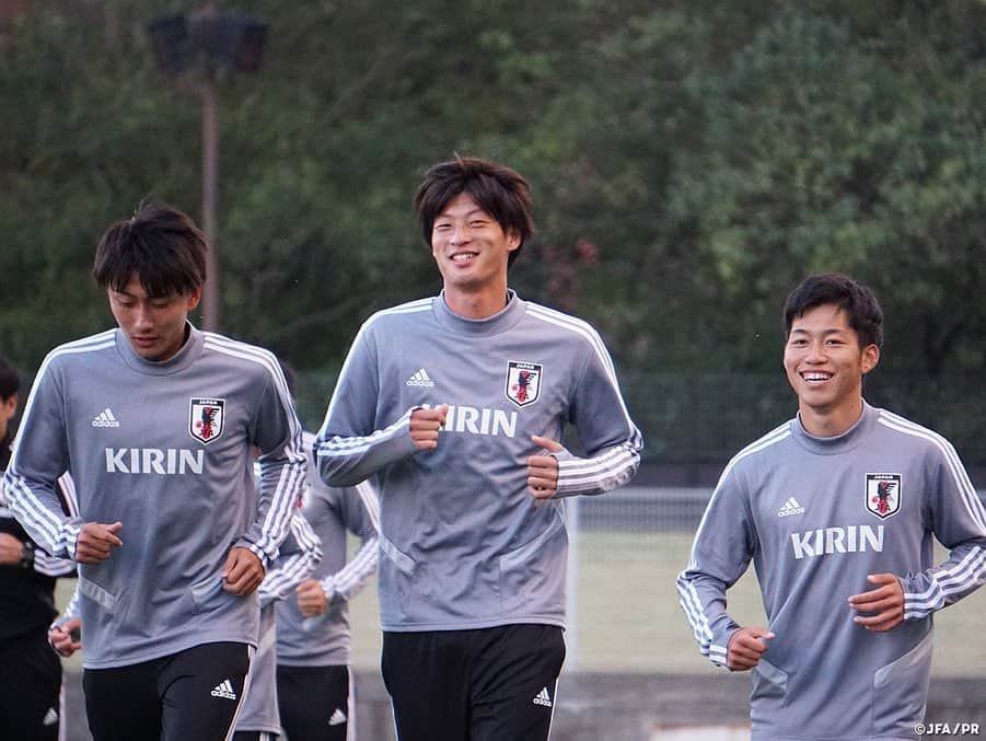 日本サッカー協会さんのインスタグラム写真 - (日本サッカー協会Instagram)「📸この日合流したメンバーは、ランニングやストレッチ、ボール回しなど軽めのメニューで汗を流しました。 ・ 🏆キリンチャレンジカップ2019 🇯🇵#U22日本代表 vs U-22コロンビア🇨🇴 📅11/17(日) 12:50KO/10:20開場 📍エディオンスタジアム広島 👉大会情報はJFA.jpへ ・ ℹ️多くのお客様の来場が見込まれるため、開場時間を「10:20(予定)」に変更しました。ご来場の際は、公共交通機関のご利用をお願いします。 ・ #jfa #daihyo #キリチャレの日」11月11日 22時13分 - japanfootballassociation