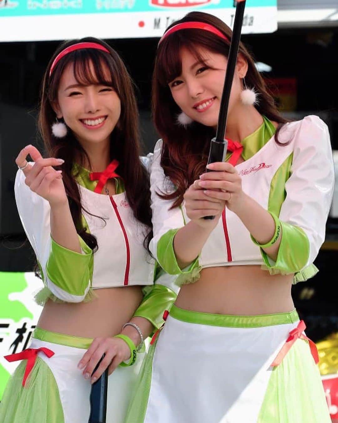 熊林保奈美のインスタグラム：「* . 今年もかほりんと一緒にサーキットに立てて、 本当に幸せでした。 . いつも隣で話聞いてくれて、 笑ってくれて、考えてくれて、 私に元気をくれるかほりん☺️ かほりんの笑顔大好き🥰 今年も1年ありがとう〜💚❤️ . * #superGT #SGT2019 #SGT #GT300 #スーパーGT #フロンティアキューティーズ #植毛goandfun #goandfun #motorsports #autosport #racequeen #レースクイーン #RQ #モデル #熊林保奈美 #道産子 #Japanesegirl #paddokgirls #pitgirl #instalike #맞팔 #선팔 #キューティーズは目の保養」