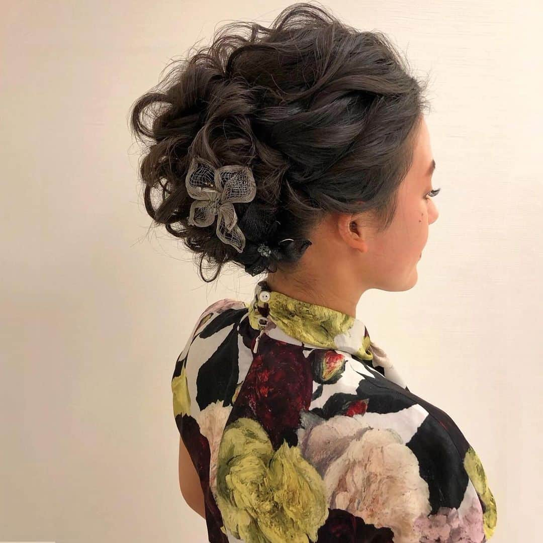 Tomoyo Kitamuraさんのインスタグラム写真 - (Tomoyo KitamuraInstagram)「先日のお客様。 黒髪でルーズなもふもふアップ。 #ヘアメイク #ヘアセット #ヘアアレンジ #ヘアスタイル #銀座#美容師 #ウェディング#ウェディングヘア #ブライダル#ブライダルヘア #結婚式#プレ花嫁#花嫁#前撮り#着物#浴衣 #シニヨン#ダウン#夜会巻き #ヘアメイクリハーサル #bride#bridehair#bridal#updo#upstyle」11月11日 22時39分 - tmy_o3.pugmi