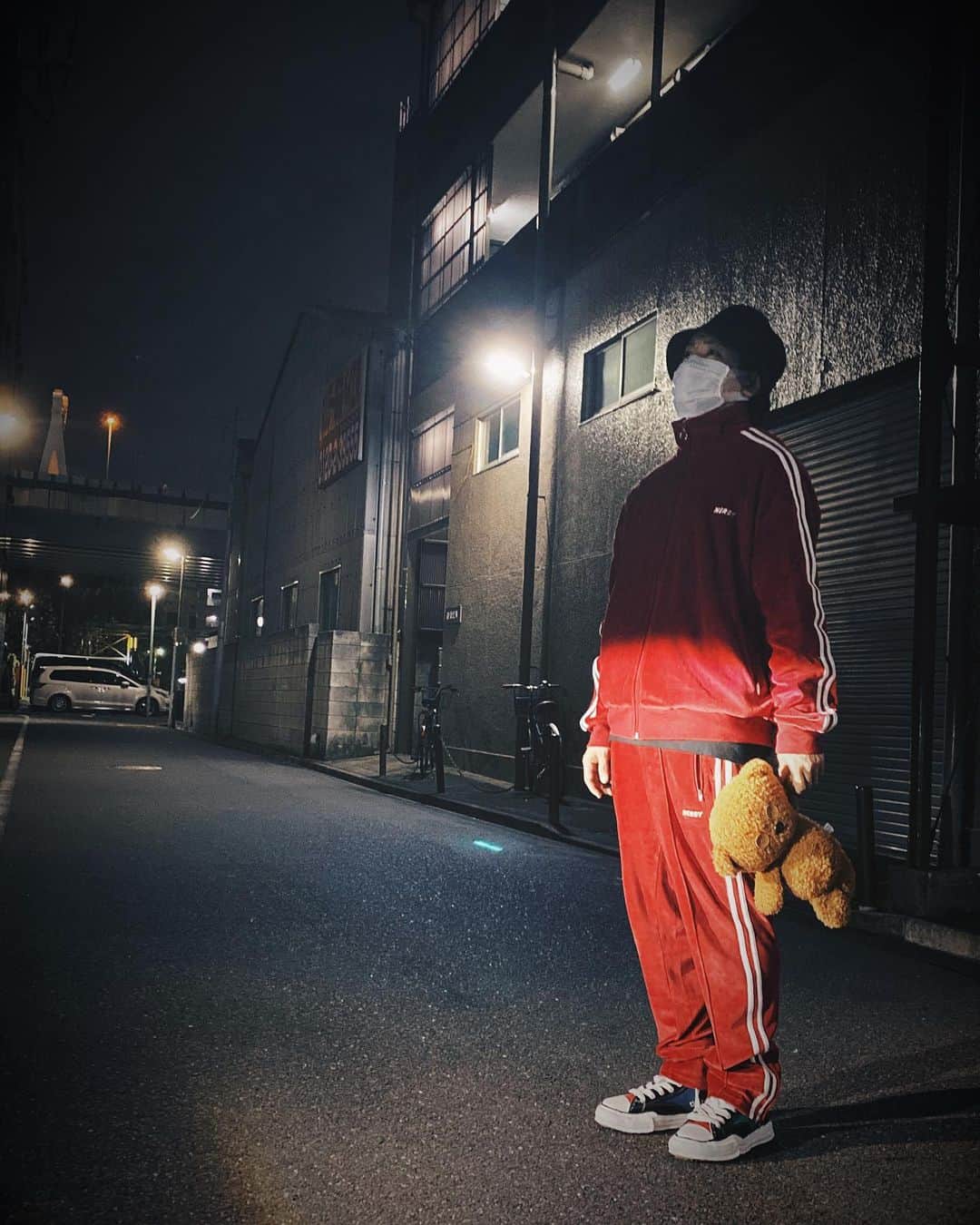 鳥越裕貴さんのインスタグラム写真 - (鳥越裕貴Instagram)「#鳥コレ set up #nerdy  sneakers #miharayasuhiro  hat #prada  ぬいぐるみ #ティム」11月11日 22時43分 - yuki_torigoe.cleftchin