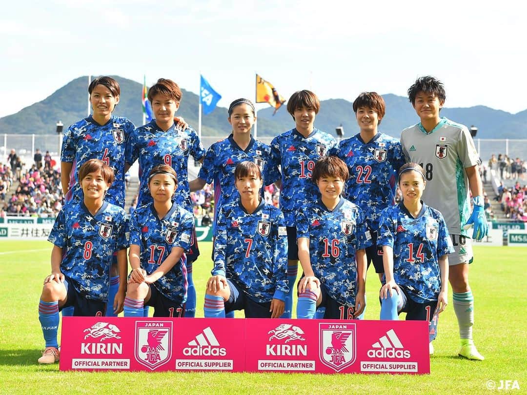 日本サッカー協会さんのインスタグラム写真 - (日本サッカー協会Instagram)「📸Match photos｜新ユニフォームお披露目となった一戦。#なでしこジャパン がオンピッチ初着用を担うのは、史上初のこと。真新しいユニフォームに歴史を刻むべく、#なでしこジャパン が南アフリカ女子代表に挑みました。 ・ #nadeshiko #なでしこジャパン #女子サッカー --------------------- MS&ADカップ2019 なでしこジャパン🇯🇵2-0🇿🇦南アフリカ女子代表 ⚽️20分 #熊谷紗希 ⚽️41分 #菅澤優衣香 ・ 📅2019/11/10(日) 12:45KO 📍北九州スタジアム ・ 💁‍♀️マッチレポートはJFA.jpへ！」11月11日 22時56分 - japanfootballassociation
