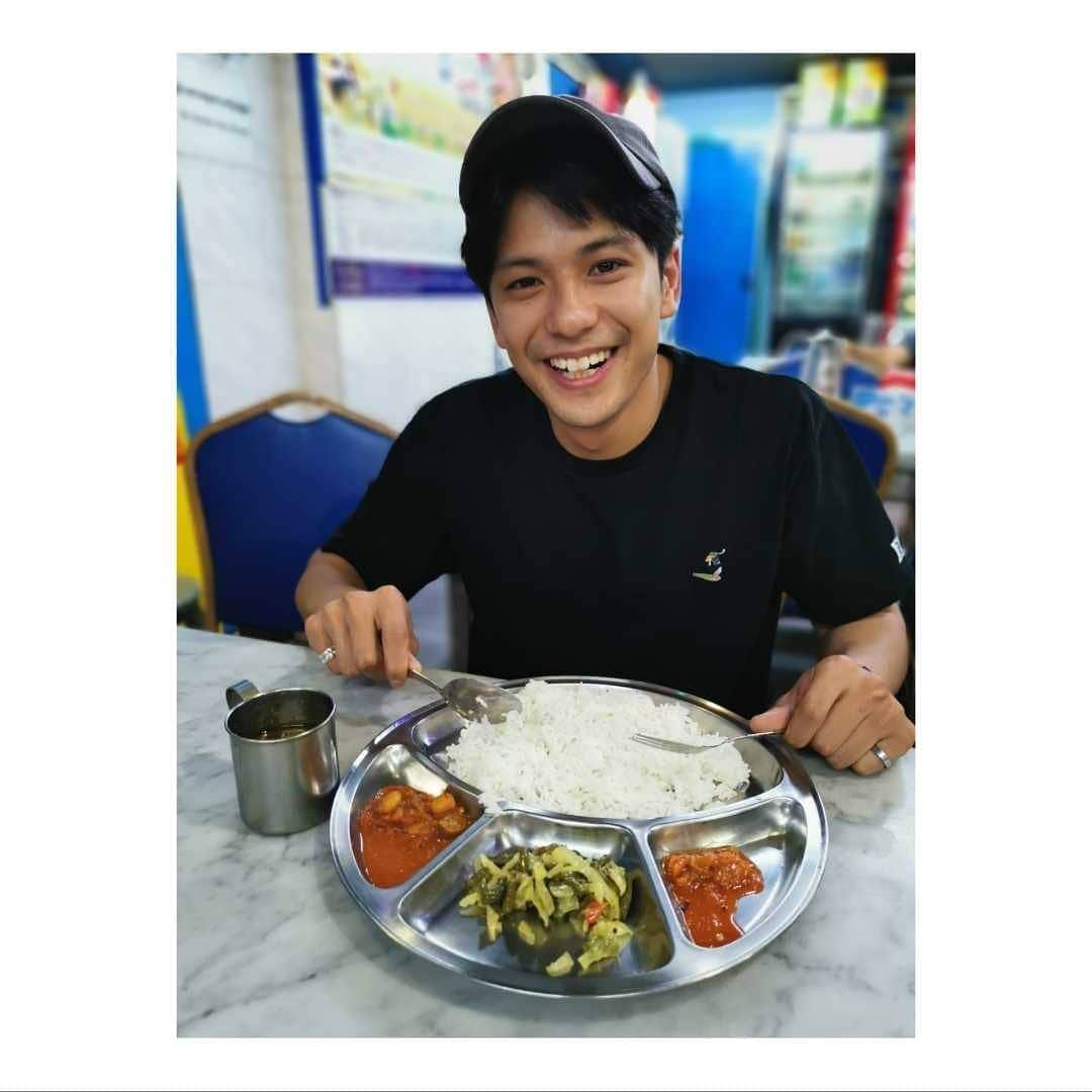 森崎ウィンのインスタグラム：「ミャンマーで食べるインド料理なのです。 #ခ်စ္တီး ေကာင္းတယ္ ခင္ဗ်ာ (^o^) #森崎ウィン  #winmorisaki  #撮影は順調 #ミャンマードラマ」