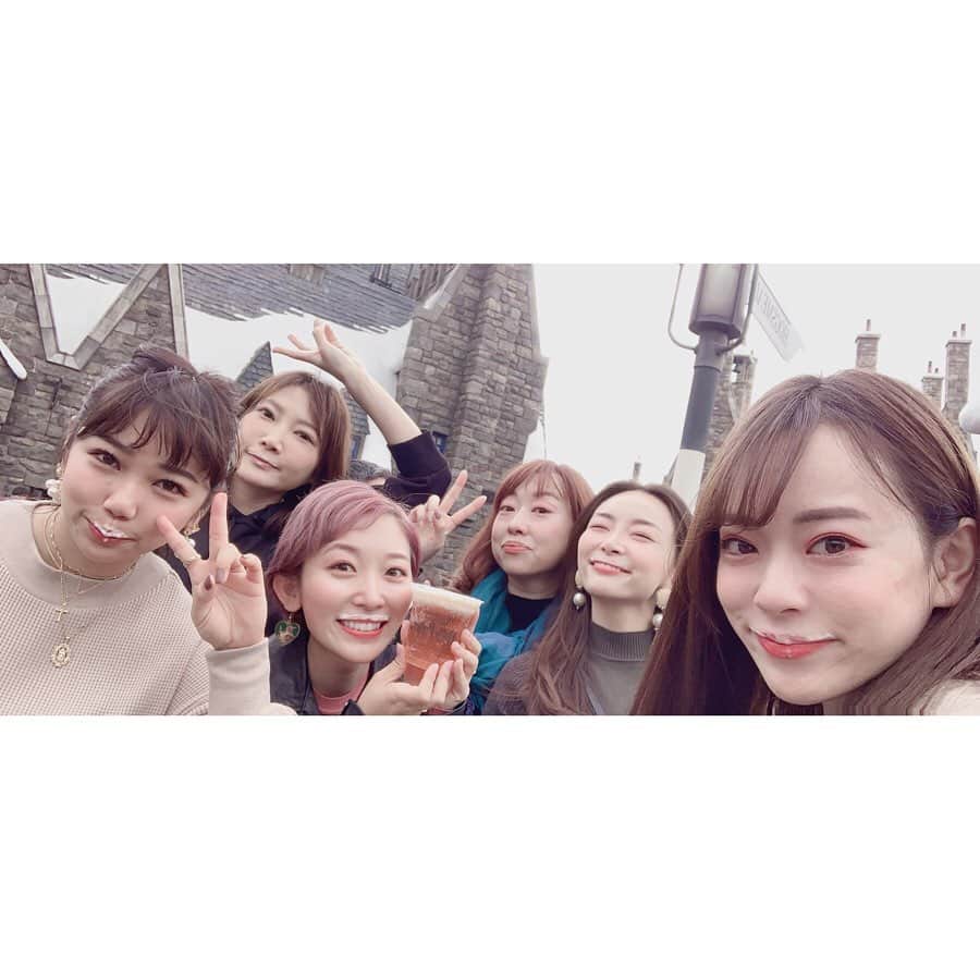 のインスタグラム：「今日はここ🔮🧹🇬🇧 スタート30分でハリーポッターの乗り物とバタービール飲めたからもう満足🍺 . . . #大阪観光 #大人の修学旅行 #butterbeer #ユニバーサルスタジオジャパン #usj」