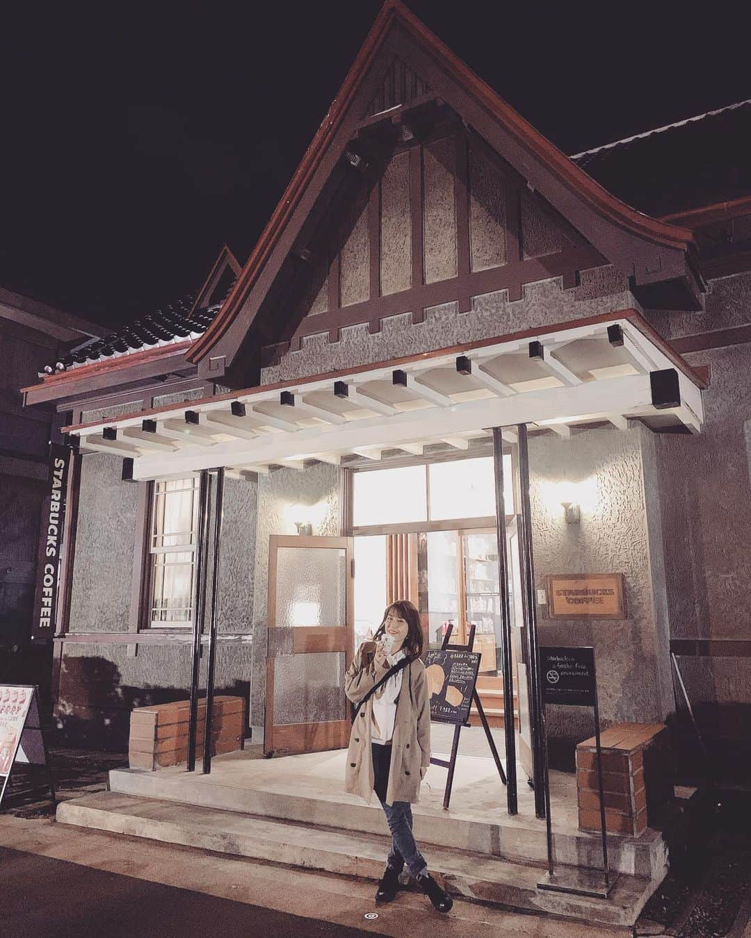 松田実里さんのインスタグラム写真 - (松田実里Instagram)「♛ ♛ 𝕊𝕥𝕒𝕣𝕓𝕦𝕔𝕜𝕤 𝕔𝕠𝕗𝕗𝕖𝕖 ♛ ♛  こんなスタバが家の隣だったらいいのにと思う。  #starbuckscoffee #applepie #teatime #tealatte #日本 #青森 #弘前 #癒し空間 #レトロ #癒し  #フォローミー#F4F #舞台好きな人と繋がりたい #写真好きな人と繋がりたい #japan #tokyo  #写真  #love #instagood #followｍe #fashion #팔로우 #셀카 #일상 #松田実里」11月11日 23時07分 - misato_matsuda