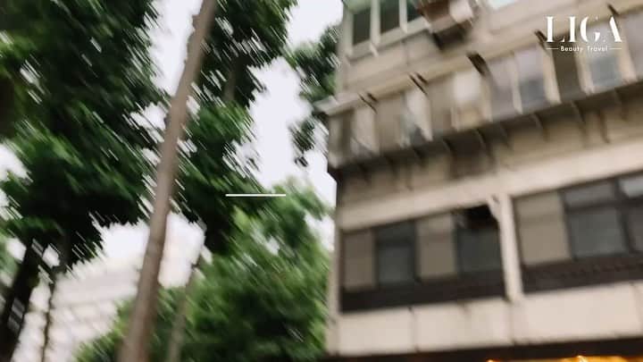 Liga Chiangのインスタグラム：「⭐️完整版在YouTube ⭐️ － 小鮮肉出沒😝看秀初體驗！12cm高跟鞋很難啊...👠 ——————— 你們是不是看膩了我坐在畫面中一直碎碎念🤔 這集我將會離開小房間 一起出活動囉~ 小鮮肉”珠五花”出沒🦏 為了公益跟我一起加入白犀牛保育活動行列 準備好了嗎? 3…2…1 LET’S GO GO GO💃💃 ————————————————————— 🔜想收看10分鐘完整版 鎖定我的 Youtube：Liga江恆亘  https://is.gd/8gXtcA ————————————————————— #江恆亘 #ligachiang #ligavlog #beautytravel #M型號女孩 #國民姐姐 #bellavitta #彭千祐 #莊福文教基金 #六福旅遊集團 #六福主題遊樂園 #2019白犀牛保育 #徐展元 #丁元凱 #卓君澤 #馮勝賢 #黃丹尼 #西瓜哥哥 #喔熊組長 #喔熊 #熊讚 #石虎家族live&life #史博酷獸奇航 #ohber #etro」