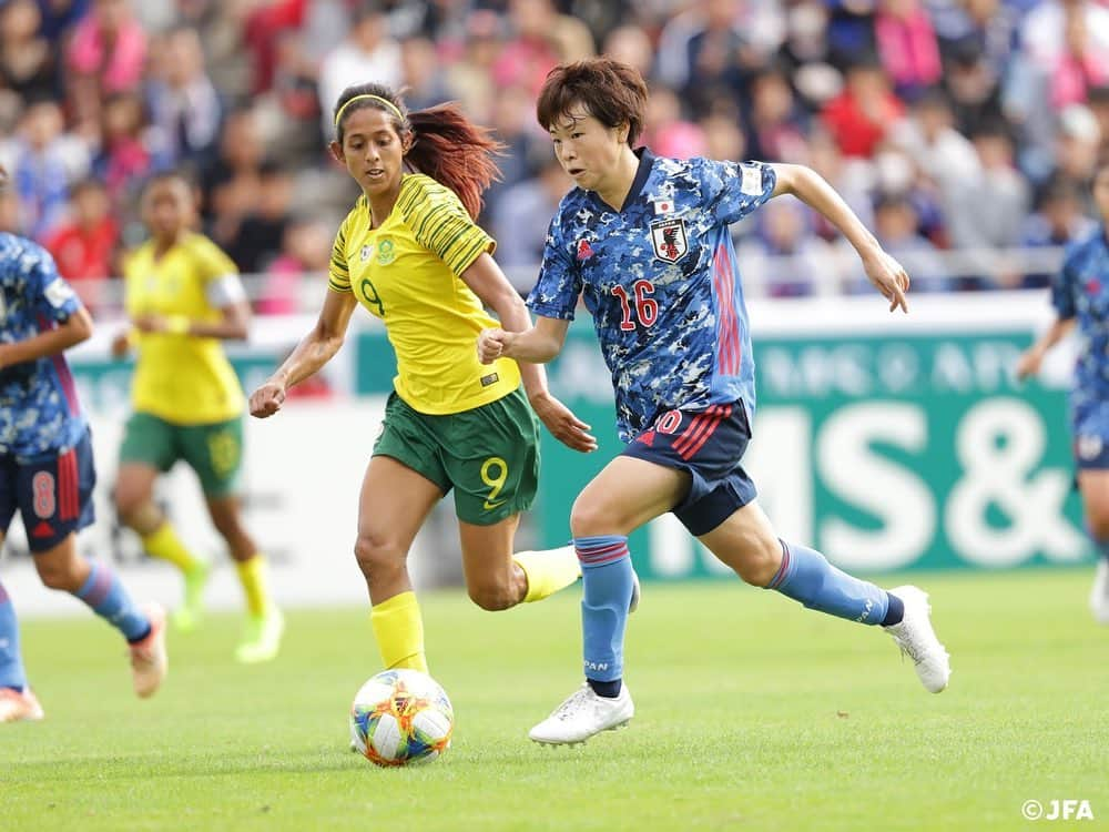 日本サッカー協会さんのインスタグラム写真 - (日本サッカー協会Instagram)「📸Match photos｜新ユニフォームで初勝利が欲しい#なでしこジャパン は、左右からのサイド攻撃に、中央でのショートパスの交換など、持ち味を発揮。 ・ #nadeshiko #なでしこジャパン #女子サッカー --------------------- MS&ADカップ2019 なでしこジャパン🇯🇵2-0🇿🇦南アフリカ女子代表 ⚽️20分 #熊谷紗希 ⚽️41分 #菅澤優衣香 ・ 📅2019/11/10(日) 12:45KO 📍北九州スタジアム ・ 💁‍♀️マッチレポートはJFA.jpへ！」11月11日 23時13分 - japanfootballassociation