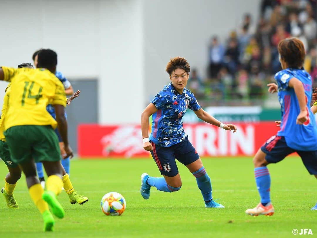 日本サッカー協会さんのインスタグラム写真 - (日本サッカー協会Instagram)「📸Match photos｜新ユニフォームで初勝利が欲しい#なでしこジャパン は、左右からのサイド攻撃に、中央でのショートパスの交換など、持ち味を発揮。 ・ #nadeshiko #なでしこジャパン #女子サッカー --------------------- MS&ADカップ2019 なでしこジャパン🇯🇵2-0🇿🇦南アフリカ女子代表 ⚽️20分 #熊谷紗希 ⚽️41分 #菅澤優衣香 ・ 📅2019/11/10(日) 12:45KO 📍北九州スタジアム ・ 💁‍♀️マッチレポートはJFA.jpへ！」11月11日 23時13分 - japanfootballassociation