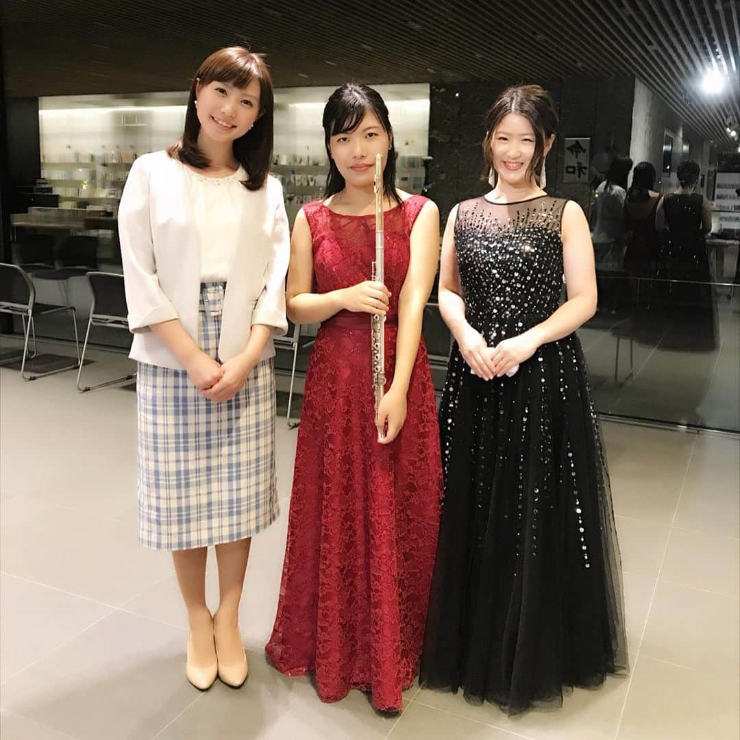 南條早紀のインスタグラム：「朗読と音楽の夕べ2019📚🎶 ありがとうございました✨ . . 音楽含めてもたっぷり50分の朗読は 初挑戦。 普段以上に文章を追うだけじゃなくて、 ストーリーとして捉える必要があったり 伝え方でニュアンスが変わってしまったり 新しい視点で言葉と向き合った日々でした。 . 音楽とのコラボレーションは 世界が本当に広がって深まって、 素敵な時間だったなあ☺️ . 練習から本番まで本当に楽しかった！ いくつになっても挑戦させてもらえるって素敵だなと思います✨ . 3人でワイワイ、真面目に話し合いながらも 同世代女子が集まると話が止まらなくて 二重にたのしかったです💓 . ご来場いただいた方、 本当にありがとうございました！✨ . . #朗読 #朗読と音楽の夕べ #イベント #富山 #富山県 #高志の国文学館  #音楽 #フルート #緒方里珠 さん #ピアノ #山口未優 さん #アナウンサー #南條早紀」