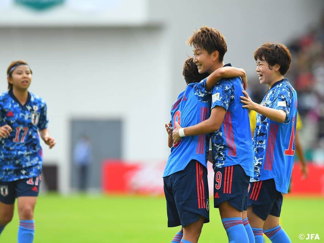 日本サッカー協会さんのインスタグラム写真 - (日本サッカー協会Instagram)「📸Match photos｜追加点は、41分 #菅澤優衣香 ！#岩渕真奈 選手のくさびを受けた菅澤選手が、振り向きざまのシュートをゴール右隅に決めて加点！ ・ #nadeshiko #なでしこジャパン #女子サッカー --------------------- MS&ADカップ2019 なでしこジャパン🇯🇵2-0🇿🇦南アフリカ女子代表 ⚽️20分 #熊谷紗希 ⚽️41分 #菅澤優衣香 ・ 📅2019/11/10(日) 12:45KO 📍北九州スタジアム ・ 💁‍♀️マッチレポートはJFA.jpへ！」11月11日 23時35分 - japanfootballassociation