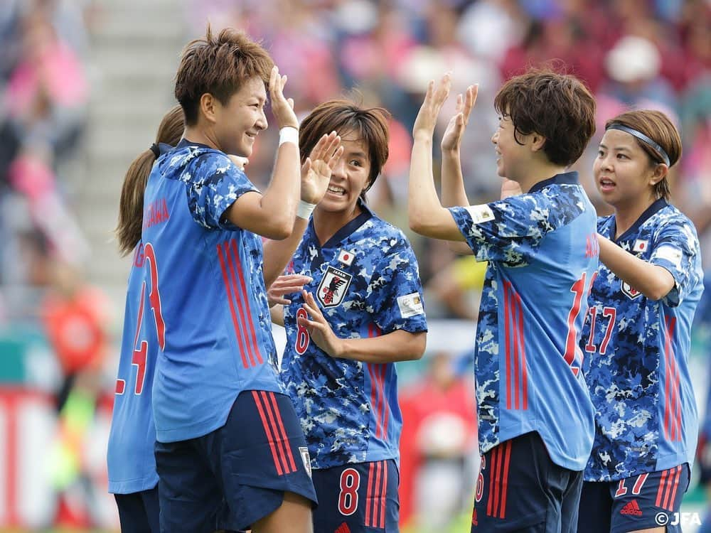 日本サッカー協会さんのインスタグラム写真 - (日本サッカー協会Instagram)「📸Match photos｜追加点は、41分 #菅澤優衣香 ！#岩渕真奈 選手のくさびを受けた菅澤選手が、振り向きざまのシュートをゴール右隅に決めて加点！ ・ #nadeshiko #なでしこジャパン #女子サッカー --------------------- MS&ADカップ2019 なでしこジャパン🇯🇵2-0🇿🇦南アフリカ女子代表 ⚽️20分 #熊谷紗希 ⚽️41分 #菅澤優衣香 ・ 📅2019/11/10(日) 12:45KO 📍北九州スタジアム ・ 💁‍♀️マッチレポートはJFA.jpへ！」11月11日 23時35分 - japanfootballassociation