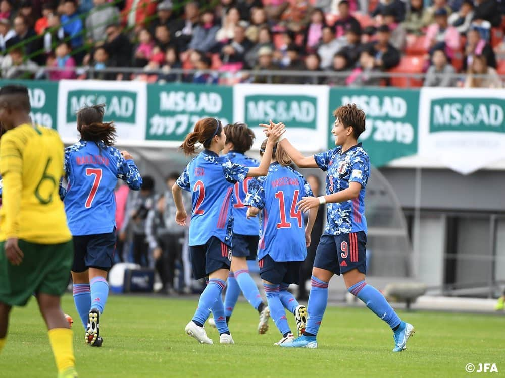 日本サッカー協会さんのインスタグラム写真 - (日本サッカー協会Instagram)「📸Match photos｜追加点は、41分 #菅澤優衣香 ！#岩渕真奈 選手のくさびを受けた菅澤選手が、振り向きざまのシュートをゴール右隅に決めて加点！ ・ #nadeshiko #なでしこジャパン #女子サッカー --------------------- MS&ADカップ2019 なでしこジャパン🇯🇵2-0🇿🇦南アフリカ女子代表 ⚽️20分 #熊谷紗希 ⚽️41分 #菅澤優衣香 ・ 📅2019/11/10(日) 12:45KO 📍北九州スタジアム ・ 💁‍♀️マッチレポートはJFA.jpへ！」11月11日 23時35分 - japanfootballassociation