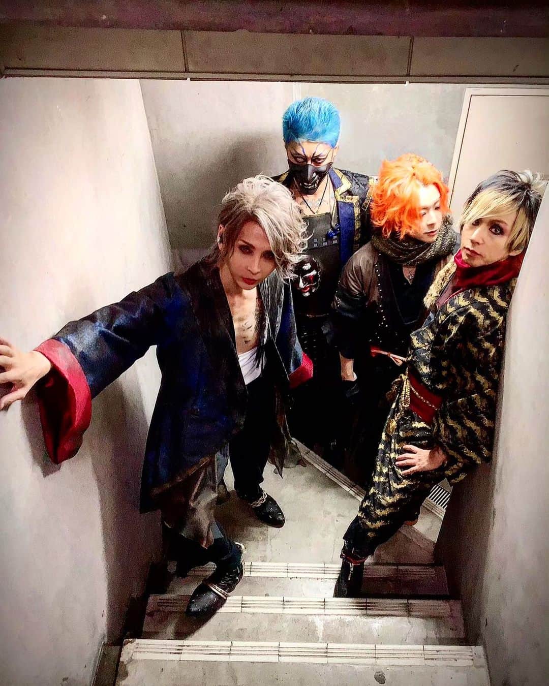 Ju-kenのインスタグラム：「始まりました、戦国時代Tour🏯  疾風迅雷のアルバムひっさげて、名古屋、大阪、長崎、東京、残り4本楽しませてもらいます♫  お近くの方はぜひ！  @sngk_jdi」