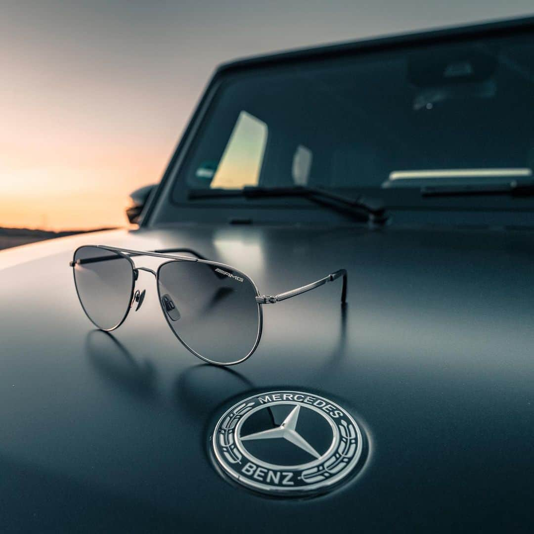 メルセデス・ベンツさんのインスタグラム写真 - (メルセデス・ベンツInstagram)「You can actually buy good taste! Get the original @mercedesamg sunglasses essentials and enjoy the evening sun. 😎🛍 Click on the shopping tag to get yours! 📷 @stefanwall & @driving_blog for #MBsocialcar #MercedesAMG #sunglasses #GClass #strongerthantime」11月12日 0時04分 - mercedesbenz