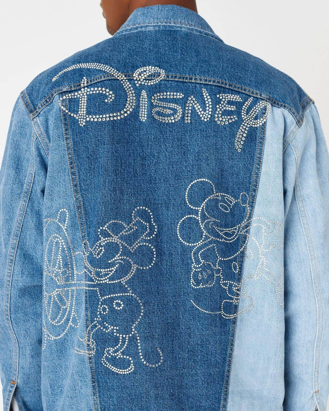 HYPEBEASTさんのインスタグラム写真 - (HYPEBEASTInstagram)「@hypebeaststyle: @kith is finally offering an official first look of its upcoming collaboration with @disney. This particular collab ranks as one of Kith's biggest collaborations to date as well as the first time Disney has given so much creative control to a collaboration partner. The capsule features Mickey Mouse through 8 decades of various appearances beginning with Steamboat Willie from the 1920s. The assortment spans around 80 styles including co-branded apparel, footwear, and accessories for adults and kids. Anticipate the release on November 18 at all Kith shops and at 11 AM EST on Kith's website.⁠⠀ Photo: Kith」11月12日 0時23分 - hypebeast